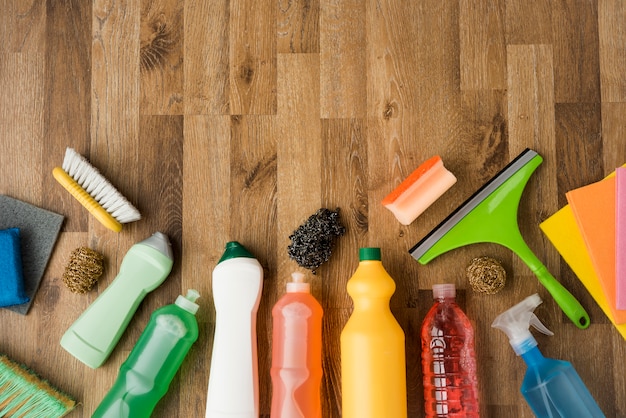 Free photo flat lay composition of cleaning products with copyspace