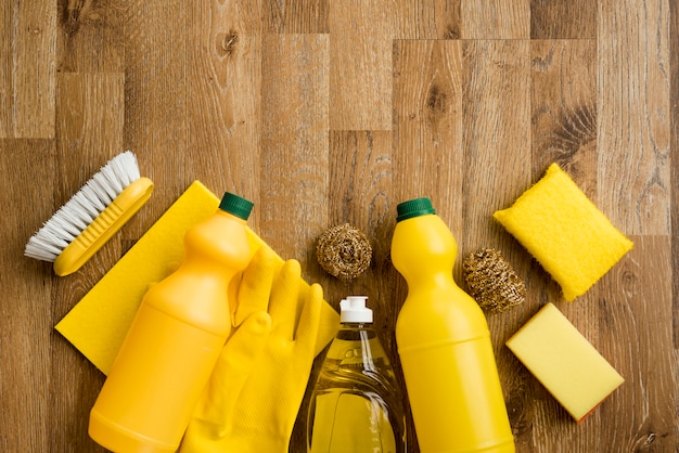 Free photo flat lay composition of cleaning products with copyspace