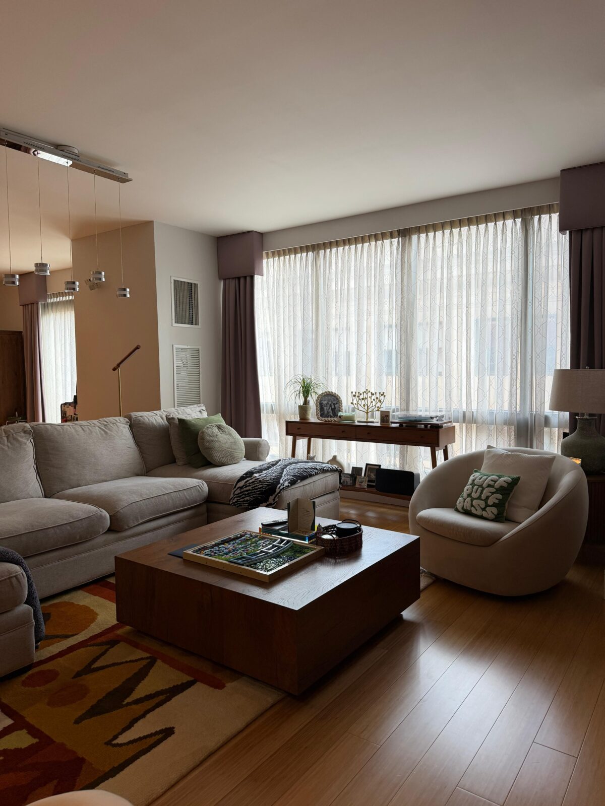 Apartment cleaning services charleston Balwin St Lounge